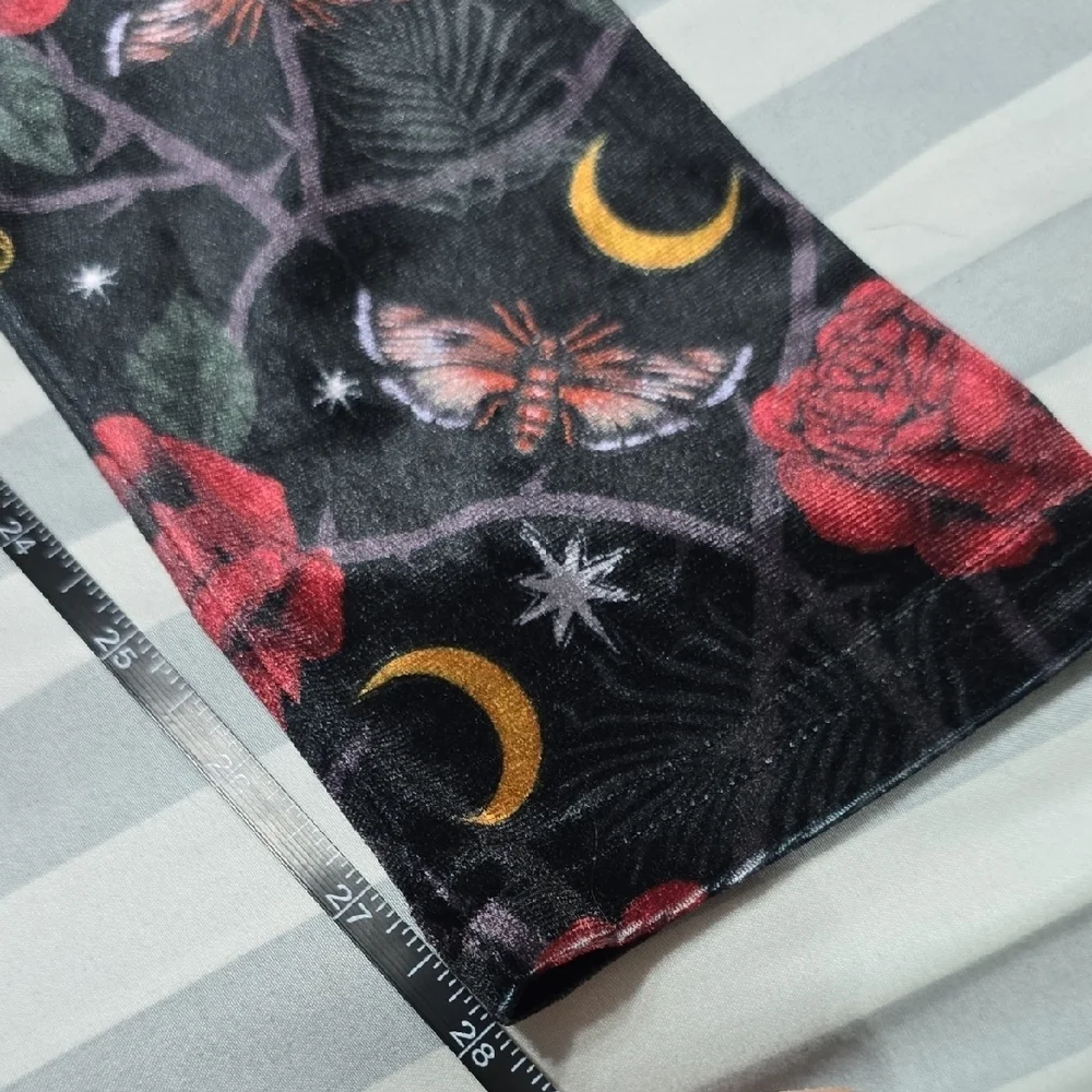 Killstar Red Rose and Moth Accent Leggings - Picture 5 of 6